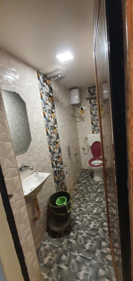 Hotel Krishna Ahmedabad Esterno foto