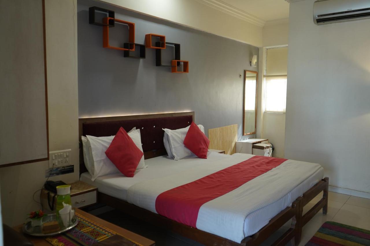 Hotel Krishna Ahmedabad Esterno foto
