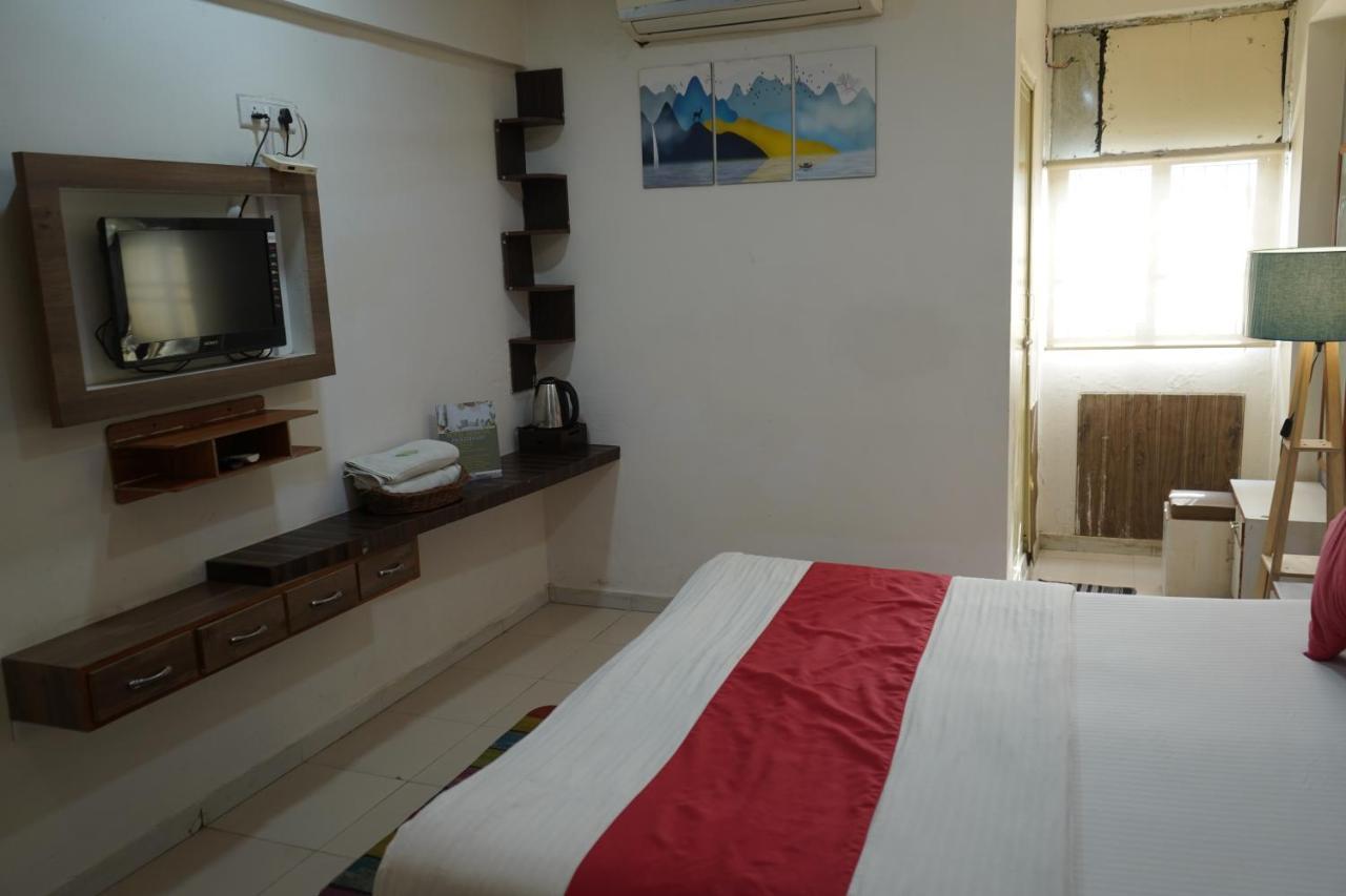 Hotel Krishna Ahmedabad Esterno foto