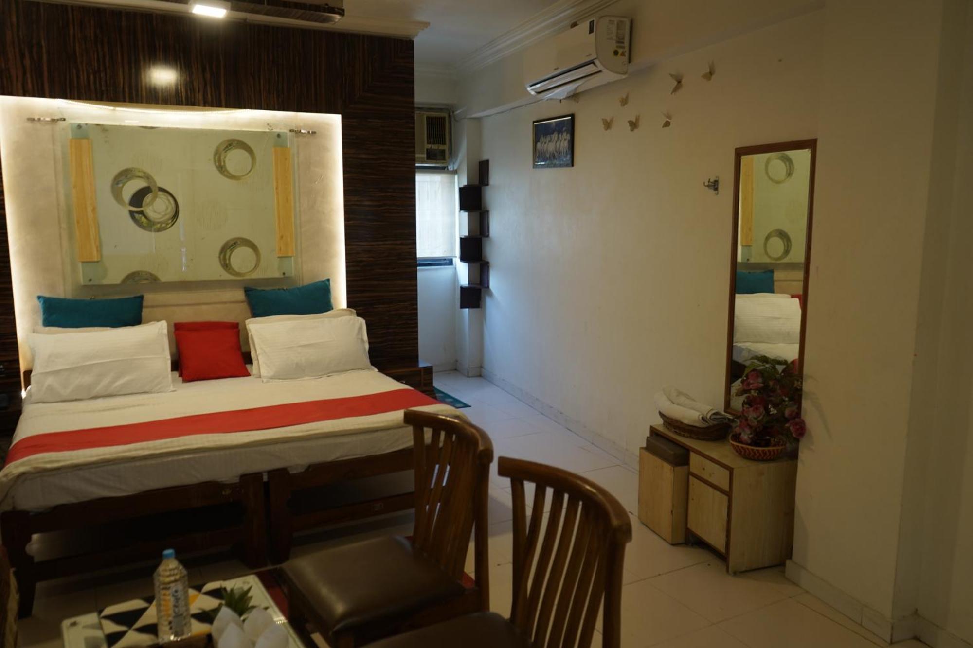 Hotel Krishna Ahmedabad Esterno foto