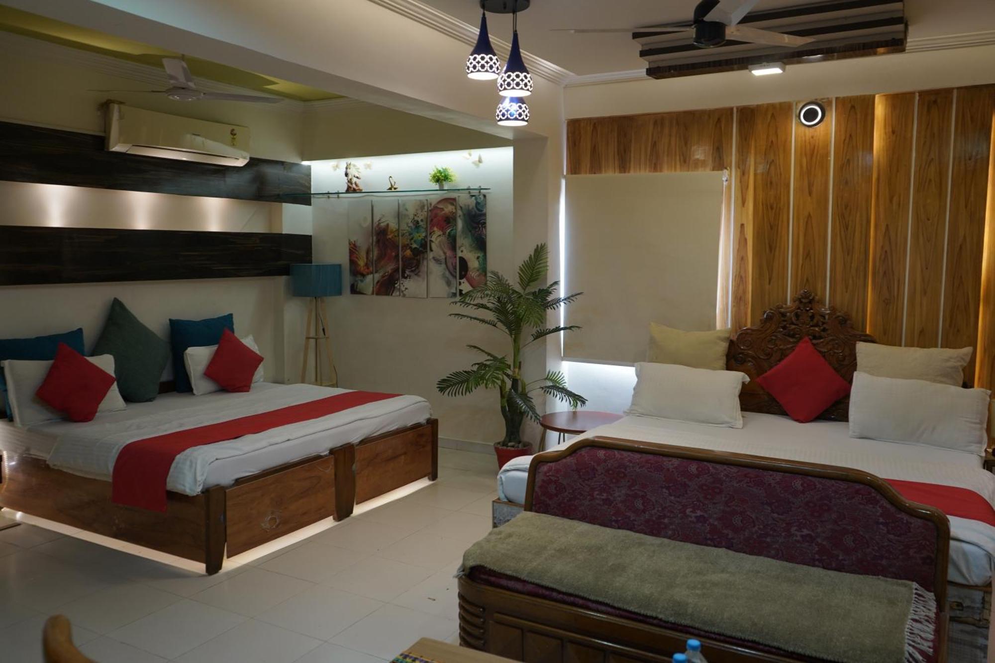 Hotel Krishna Ahmedabad Esterno foto