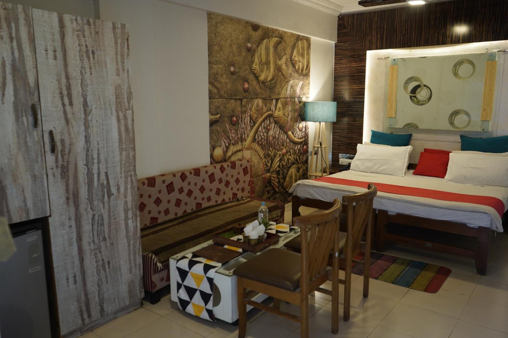 Hotel Krishna Ahmedabad Esterno foto