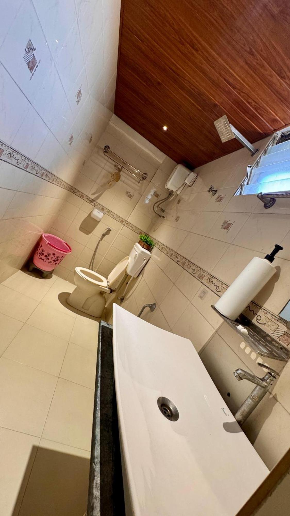 Hotel Krishna Ahmedabad Esterno foto