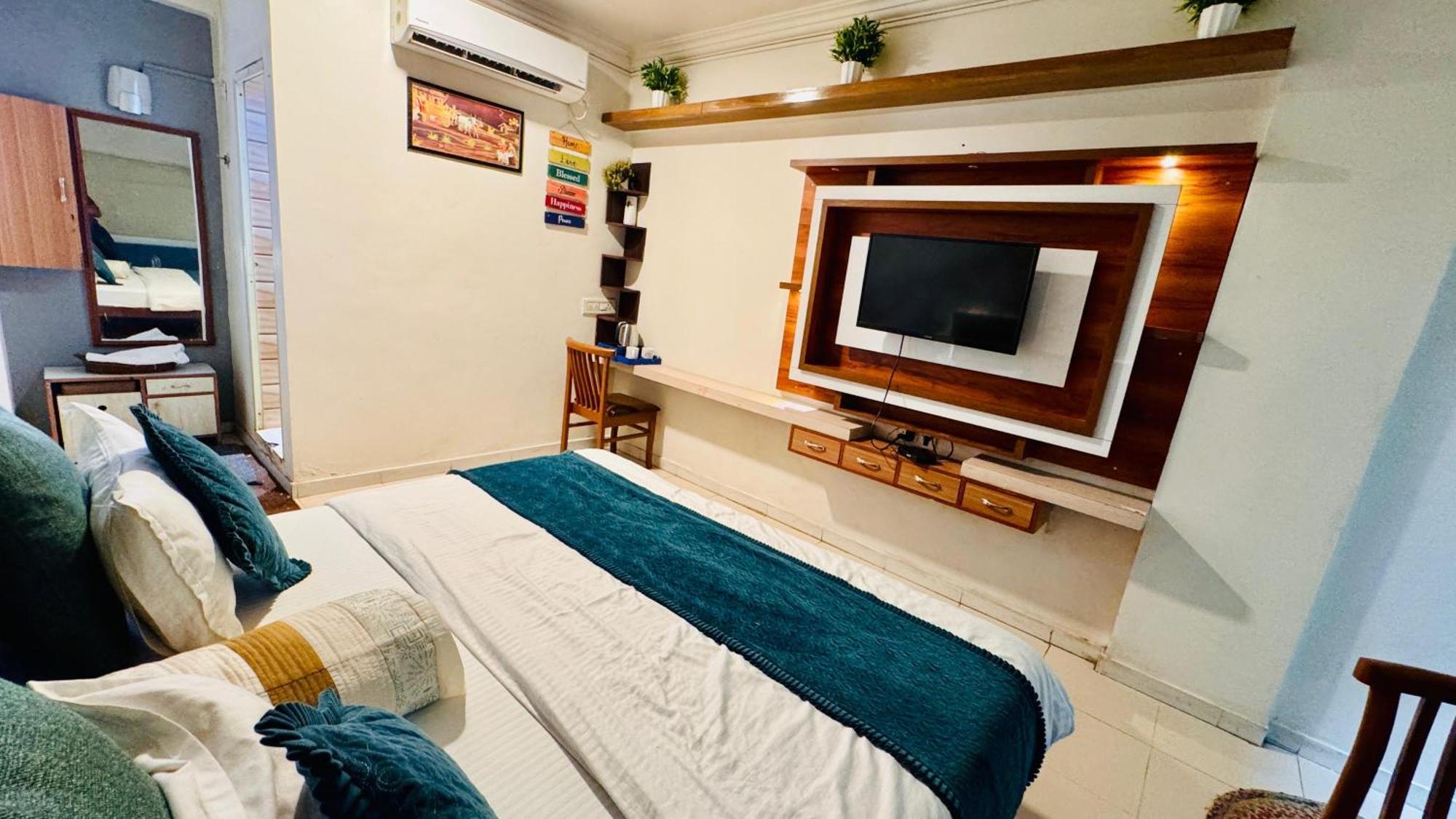 Hotel Krishna Ahmedabad Esterno foto