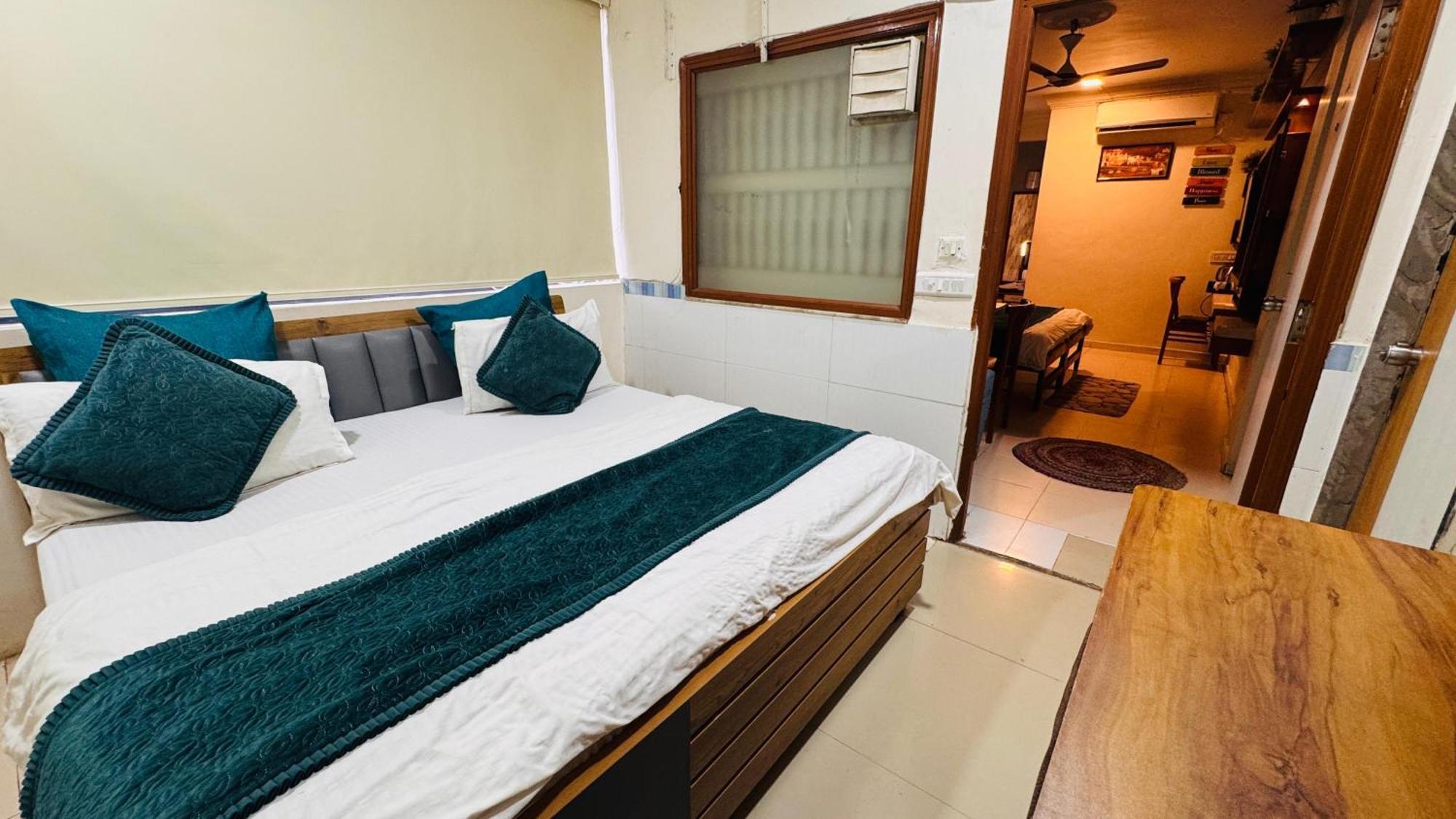 Hotel Krishna Ahmedabad Esterno foto